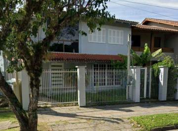 Casa de 5 quartos, Porto Alegre · Desocupada Casa com 284 m² e 5 quartos