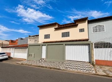 Casa de 5 quartos, Santa Maria · Vendo a melhor casa de Santa Maria! 5 Qts sendo 1 suite - ac. financiamento