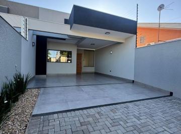 Casa de 3 quartos, Maringá · Casa no Jardim Universo em Maringá