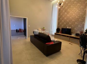 Casa · 245m² · 3 Quartos · 4 Vagas · Casa à venda em Taubaté, Chácara São Félix, com 3 quartos, com 245.55 m²