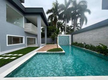 Casa · 940m² · 5 Quartos · 4 Vagas · 
                                Casa Triplex de Alto Padrão no Santa Mônica Jardins | 5 Suítes e La