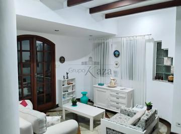 Casa de 3 quartos, Jacareí · Oportunidade Casa Jacareí Jardim Santa Maria 3 Dormitórios 200m² Estuda Permuta.