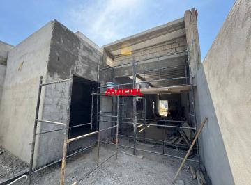 Casa · 137m² · 3 Quartos · 2 Vagas · Casa ampla em construção no Portal dos Pássaros
