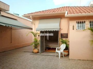 Casa · 140m² · 2 Quartos · 8 Vagas · Excelente localização, ao lado da avenida Morumbi