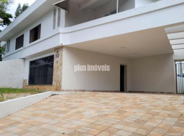 Casa · 402m² · 3 Quartos · 4 Vagas · Casa sofisticada na Bela Vista com suíte, escritório e localização privilegiada