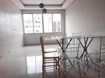 Apartamento · 70m² · 2 Quartos · Elegante apartamento com suíte e escritório na Bela Vista, próximo à Paulista e metrô.