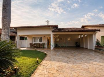 2ed3dbbf65e4e3fd063f37e1b9bf8d111de15970 · Casa à Venda de 251 m² no Condomínio Morada da Praia em Bertioga/SP: 03 suítes