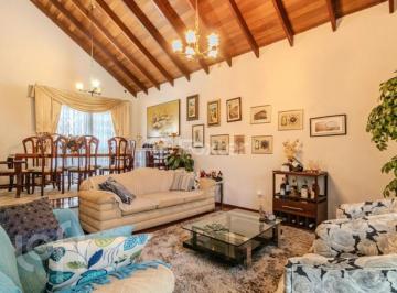 c2908c27 · Casa, 3 dormitórios, 171 m², em Cristo Redentor