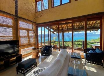 Casa · 212m² · 4 Quartos · 2 Vagas · Casa de Alto Padrão com Vista Deslumbrante e Marina Privilegiada