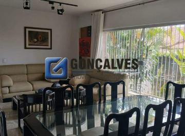 Casa · 307m² · 4 Quartos · 3 Vagas · Sobrado para Aluguel em São Bernardo do Campo (Nova Petrópolis) – 4 Quartos, 3 Banheiros e 3 Vagas