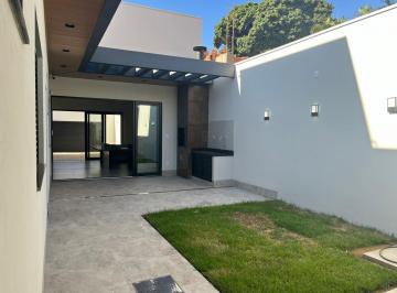 Casa · 210m² · 3 Quartos · 4 Vagas · Casa à venda no bairro vigilato pereira - Uberlândia - MG