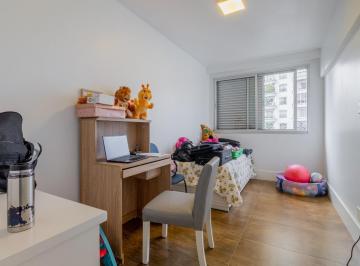 IMG_20260626_091509_000.jpeg · Confortável apartamento para venda em Higienópolis com 3 quartos, sendo 1 suíte, 170m² - remaxfront#