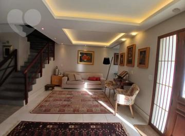 Espaçoso Salão · Casa 3 quartos 2 sts SEMI NOVA