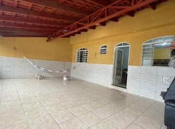 Casa de 3 quartos, Samambaia · Oportunidade, casa toda na laje, 3 quartos, sendo 1 suíte, garagem para 3 carros