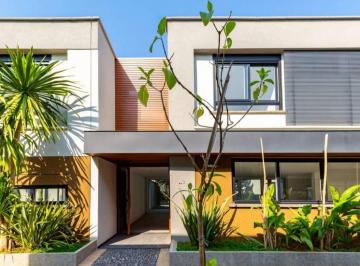 Casa · 367m² · 4 Quartos · 4 Vagas · Casa de Alto padrão em condomínio fechado
