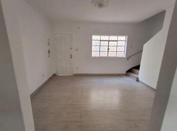 Apartamento de 2 quartos, Santos · Sobrado á venda em Condomínio com 2 Quartos e Suite, Reformado.