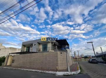 Casa de 3 quartos, Itajaí · Casa ampla com 3 quartos, sendo 1 suíte, com piscina, à venda no bairro São João em Itajaí