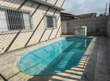 Casa de 4 quartos, Itanhaém · Casa com piscina à 300m do mar, lote inteiro no bairro Regina em Itanhaém SP.