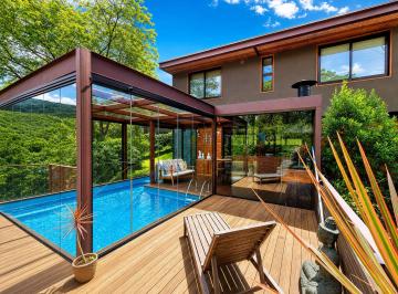 Casa de 3 quartos, Petrópolis · Casa à venda dentro de condomínio