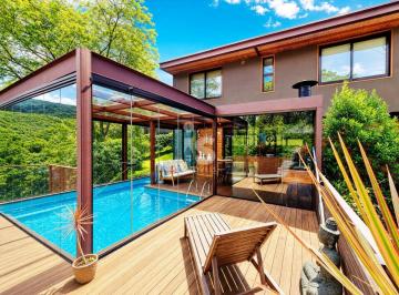 Casa de 3 quartos, Petrópolis · Casa à venda dentro de condomínio