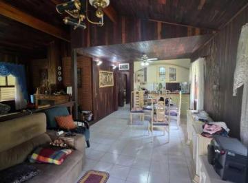 Rural · 420m² · 3 Quartos · 1 Vaga · Chácara : / Rural / Jardim Cinco Lagos de Santa Maria