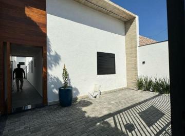 Casa · 219m² · 4 Quartos · 2 Vagas · Casa para venda com 4 suítes na Ponte Grande