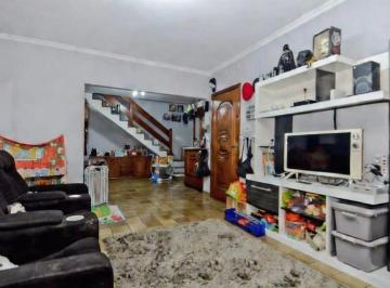 Casa · 180m² · 3 Quartos · 3 Vagas · Casa à venda em Guarulhos com 3 suítes, hidromassagem e churrasqueira