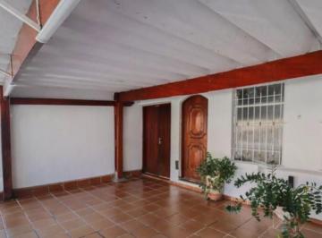 Casa · 175m² · 3 Quartos · 2 Vagas · Imóvel bem localizado em Guarulhos próximo à Estação Cecap e comércios