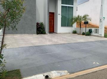 Casa · 93m² · 3 Quartos · 2 Vagas · Casa 3 quartos - Horto Florestal