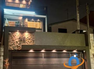 Foto 01 · Imperdível: Casa à venda em Araucária-PR, Tindiquera, 3 quartos, 1 suíte, 3 banheiros, 218m² de área