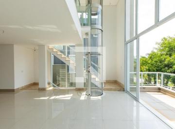 Localizada em Santana de Parnaíba, esta casa oferece conforto e praticidades exc · Casa à Venda - Alphaville, 4 Quartos, 430 m2