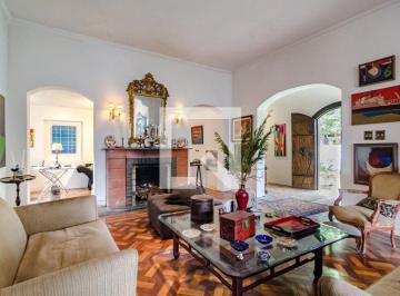 Esta casa é uma excelente escolha para quem busca conforto e praticidades. Com u · Casa à Venda - Vila Madalena, 4 Quartos, 320 m2