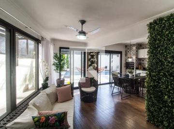 Este espaçoso apartamento oferece uma excelente combinação de conforto e conveni · Apartamento à Venda - Alphaville, 4 Quartos, 350 m2