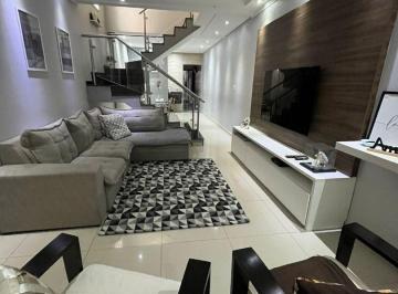 Casa · 169m² · 3 Quartos · 2 Vagas · Sobrado Santa Clara