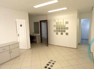 Comercial · 70m² · 2 Vagas · Sala comercial de 70m² com 2 vagas de garagem à venda em condomínio na Água Bran