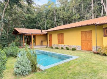 Casa de 4 quartos, Petrópolis · Casa à venda fora de condomínio em Itaipava