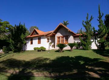 Casa · 180m² · 4 Quartos · 2 Vagas · LINDA CASA TÉRREA NA APRAZÍVEL BRAZÓPOLIS NO SUL DE MINAS