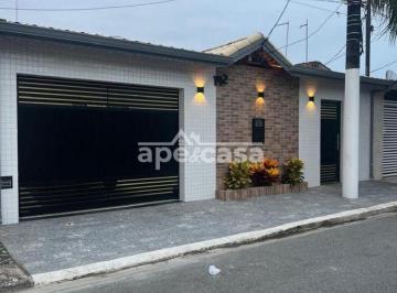 Casa · 180m² · 3 Quartos · 2 Vagas · Casa com 3 quartos, Maracanã - Praia Grande