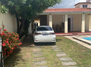 Casa · 256m² · 4 Quartos · 3 Vagas · Excelente oportunidade de adquirir uma casa em Icaraí, Caucaia. Com uma área total de 520 m², esta r