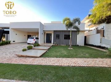 Casa · 250m² · 3 Quartos · 6 Vagas · VENDA | Casa, com 3 dormitórios em Centro, Marialva