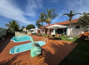 Casa · 205m² · 4 Quartos · 10 Vagas · O Paraíso a 15 minutos do centro, casa com 3 quartos e ampla área de lazer !!