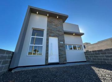 Casa de 3 quartos, Nova Santa Rita · Casa Nova à venda no Loteamento Jardins!! 3 dormitórios,1 suíte, com um lindíssi