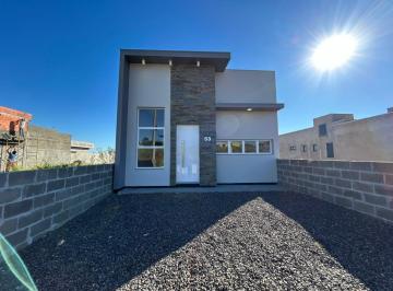 fachada · Casa Nova à venda no Loteamento Jardins!! 3 dormitórios,1 suíte, com um lindíssi
