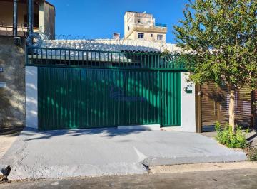 Casa · 140m² · 3 Quartos · 2 Vagas · Linda casa linear com entrada independente no Bairro Santa Mônica
