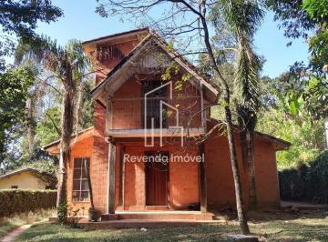 Casa · 250m² · 3 Quartos · 2 Vagas · Imperdível casa à venda em localização privilegiada! 3 quartos, 2 suítes, 2 salas, 1 banheiro, 2 vag