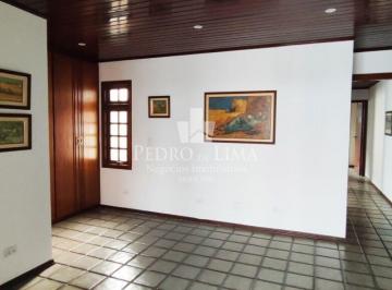 Casa · 170m² · 3 Quartos · 2 Vagas · Sobrado bem localizado no Anália Franco, rua tranquila e próxima do comércio local.