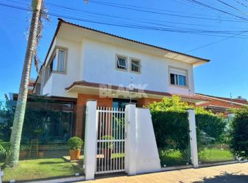 Casa · 110m² · 3 Quartos · 2 Vagas · Casa à venda - em Torres