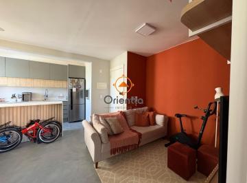 Sala de estar · 1 dormitório com móveis sob medida, vaga e infraestrutura no bairro Ecoville.