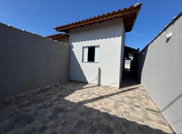 Casa de 2 quartos, Itanhaém · Casa com piscina e 2 quartos em Itanhaém.