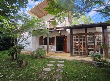 Casa de 4 quartos, Ilhabela · Casa bem localizada a venda- Pereque - Ilhabela-SP